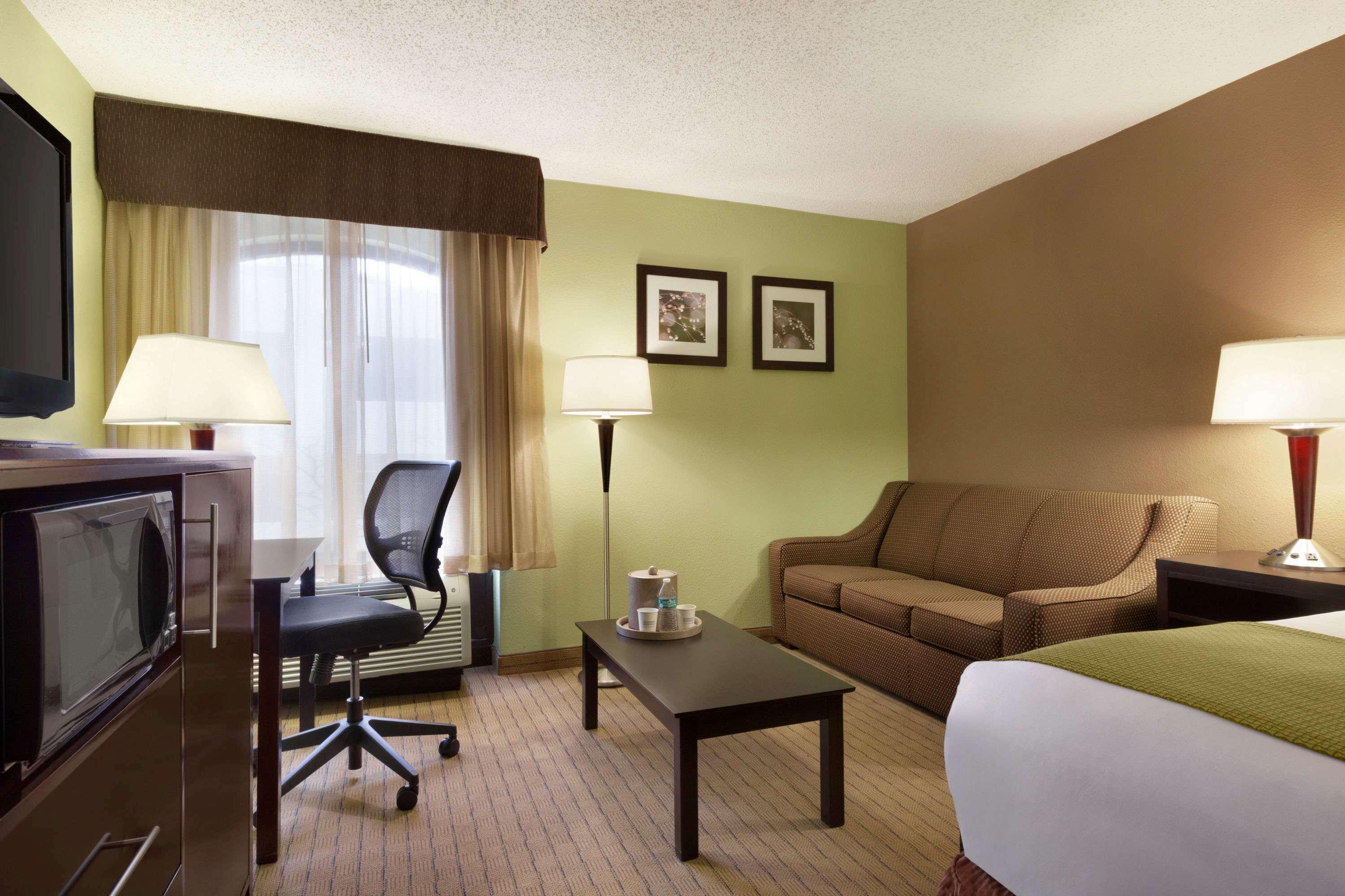 Days Inn By Wyndham Baltimore Inner Harbor Экстерьер фото