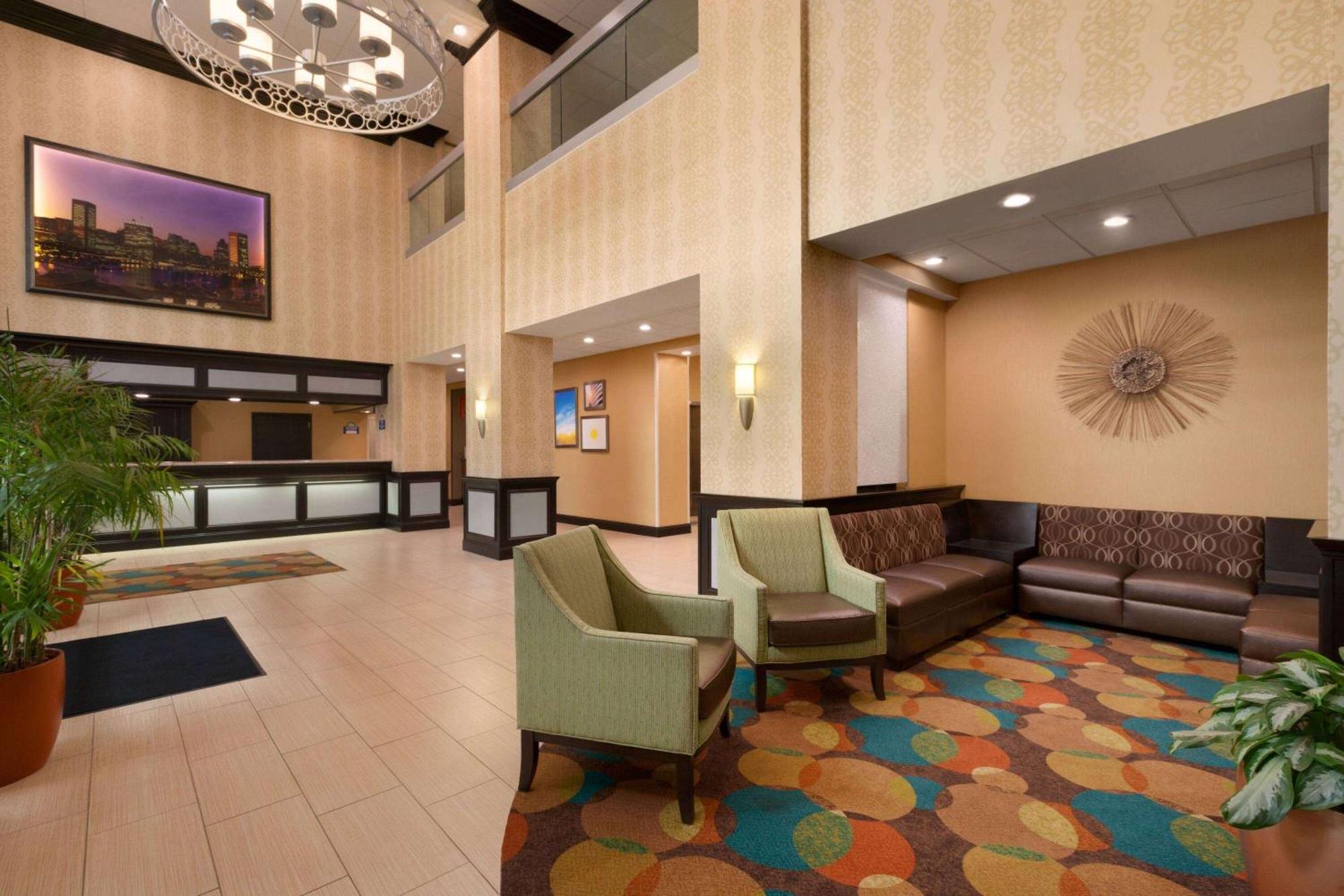 Days Inn By Wyndham Baltimore Inner Harbor Экстерьер фото