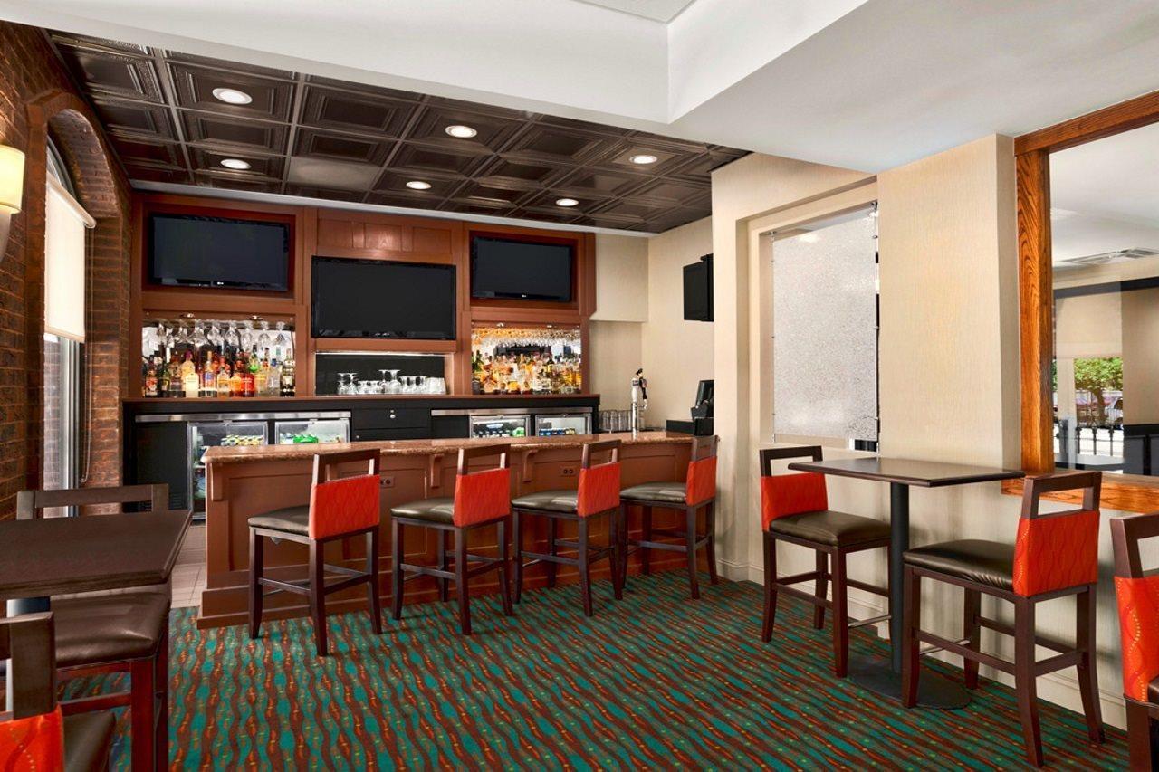 Days Inn By Wyndham Baltimore Inner Harbor Экстерьер фото