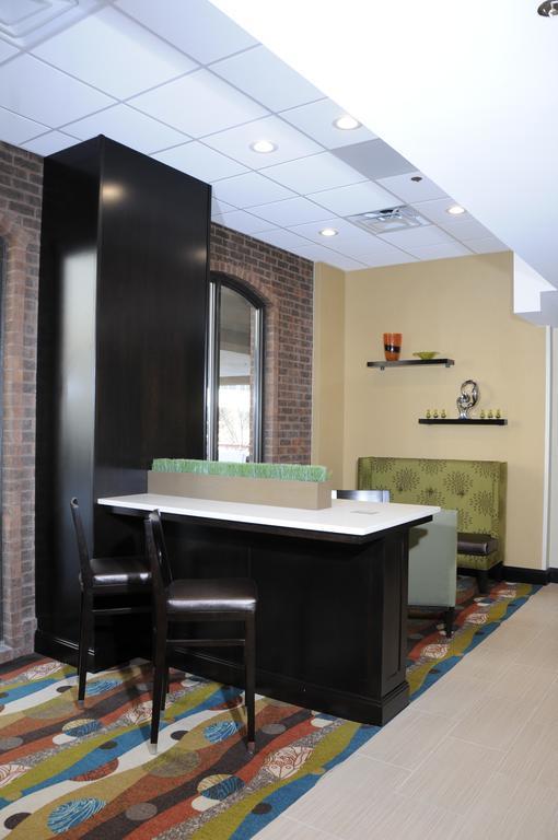Days Inn By Wyndham Baltimore Inner Harbor Экстерьер фото